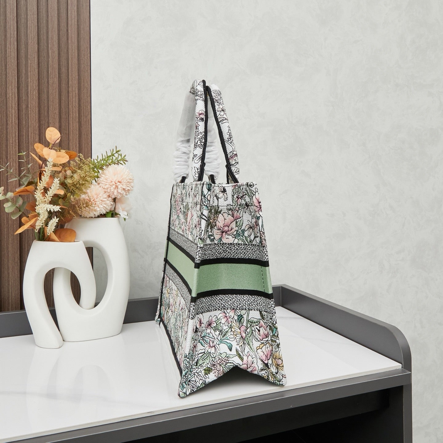 D Book Tote ( Fluorescent green rose )