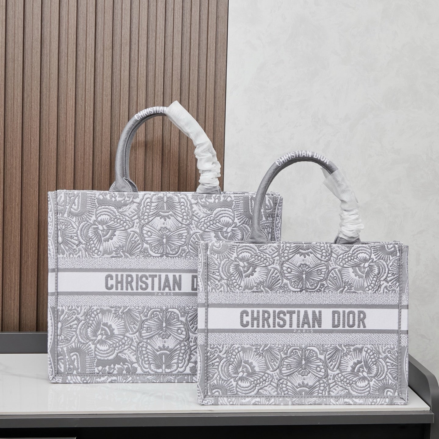 D Book Tote ( Gray Butterfly )