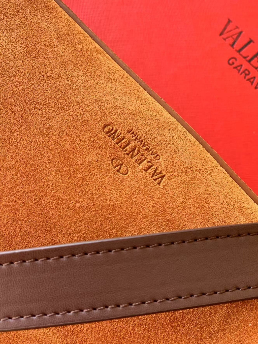 New Embroidered Leather Shopping Bag with Fur Details