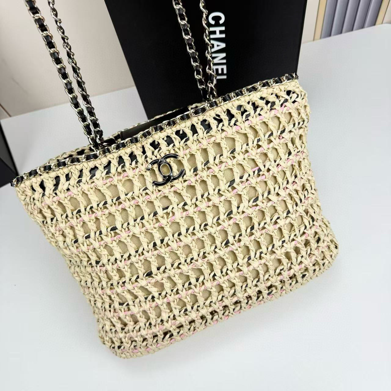 Woven Summer Shopping Tote.