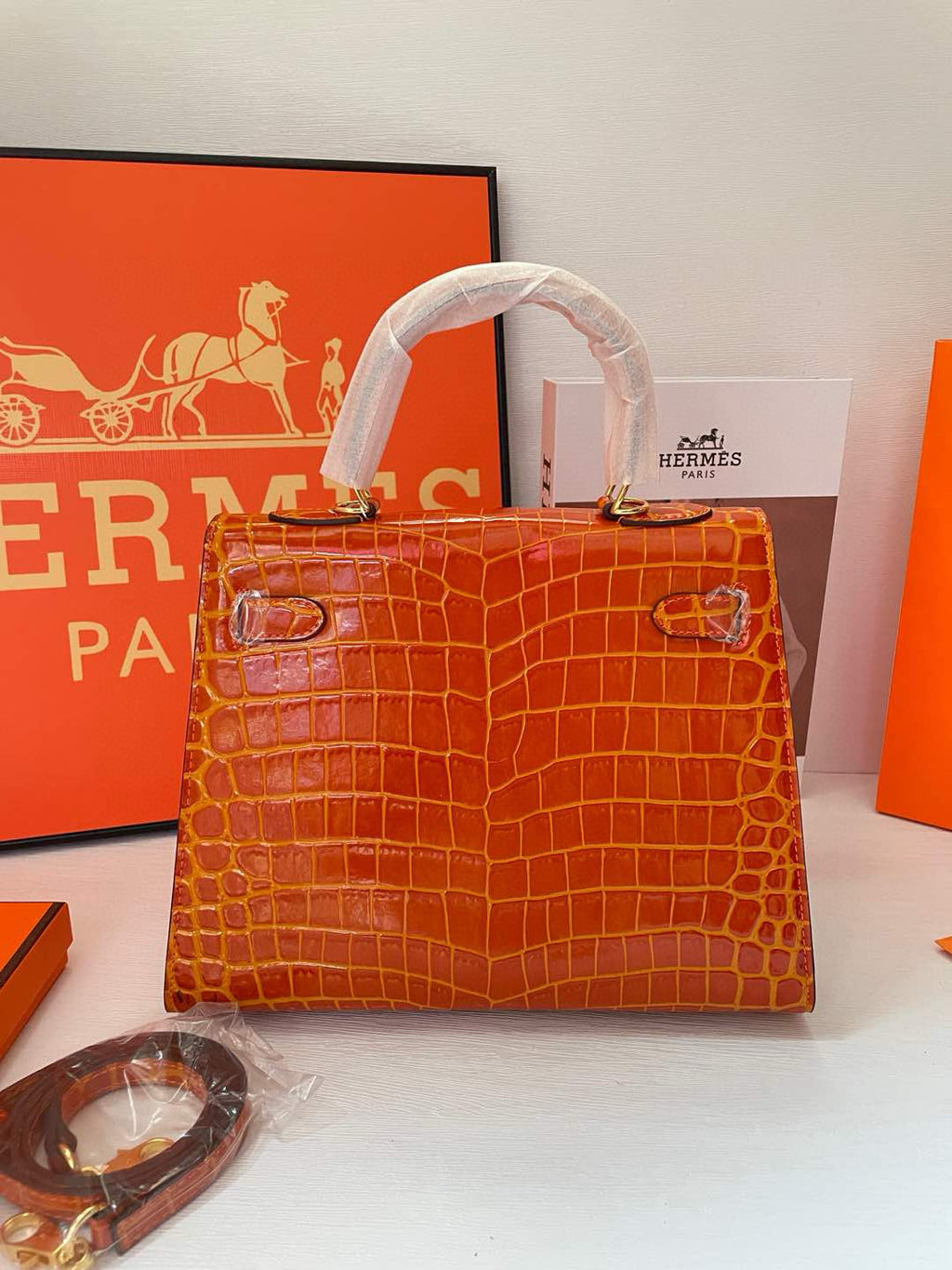 28cm Crocodile-Embossed Leather Top-Handle & Shoulder Bag