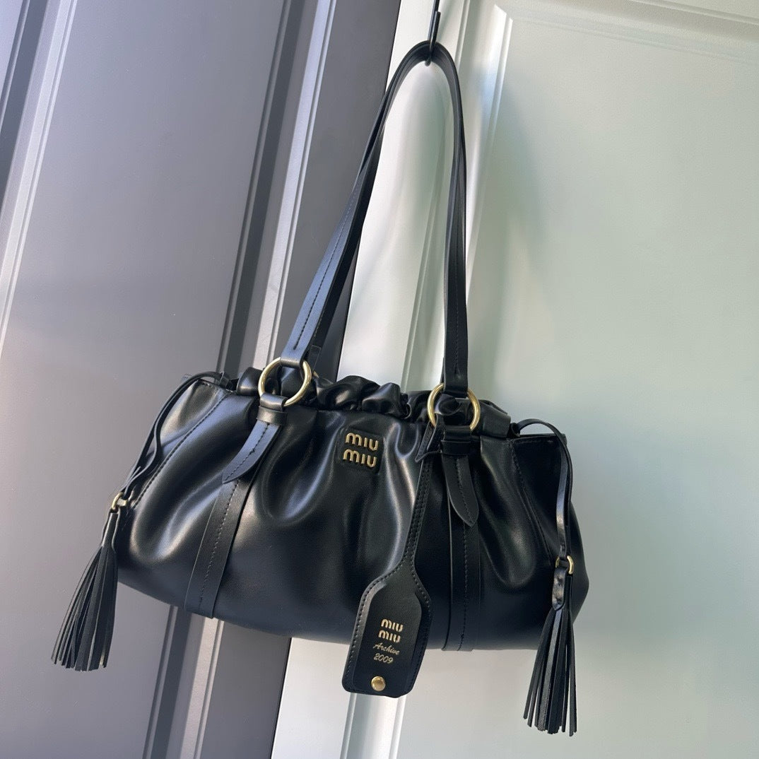 Vintage-Inspired Shoulder Bag