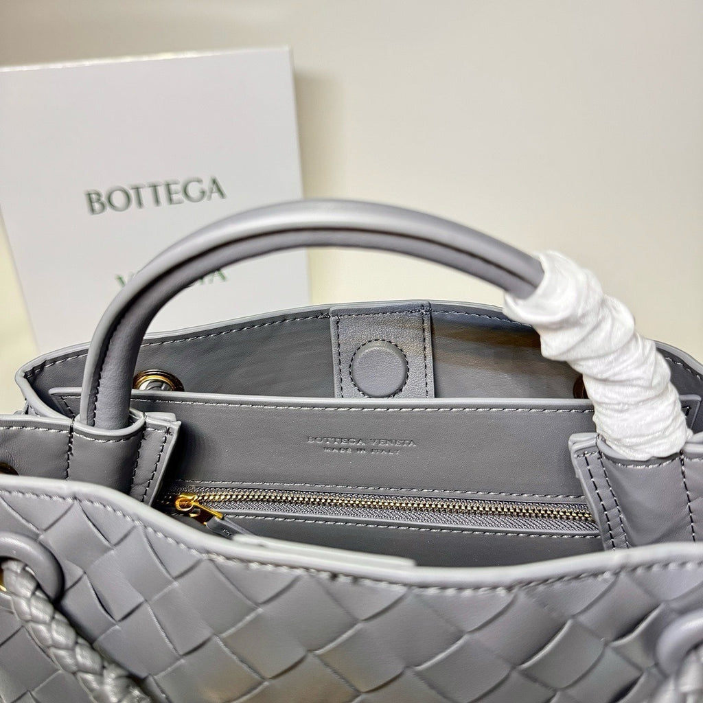 B*V | 23 New Andiamo Handbag