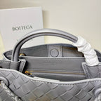 B*V | 23 New Andiamo Handbag