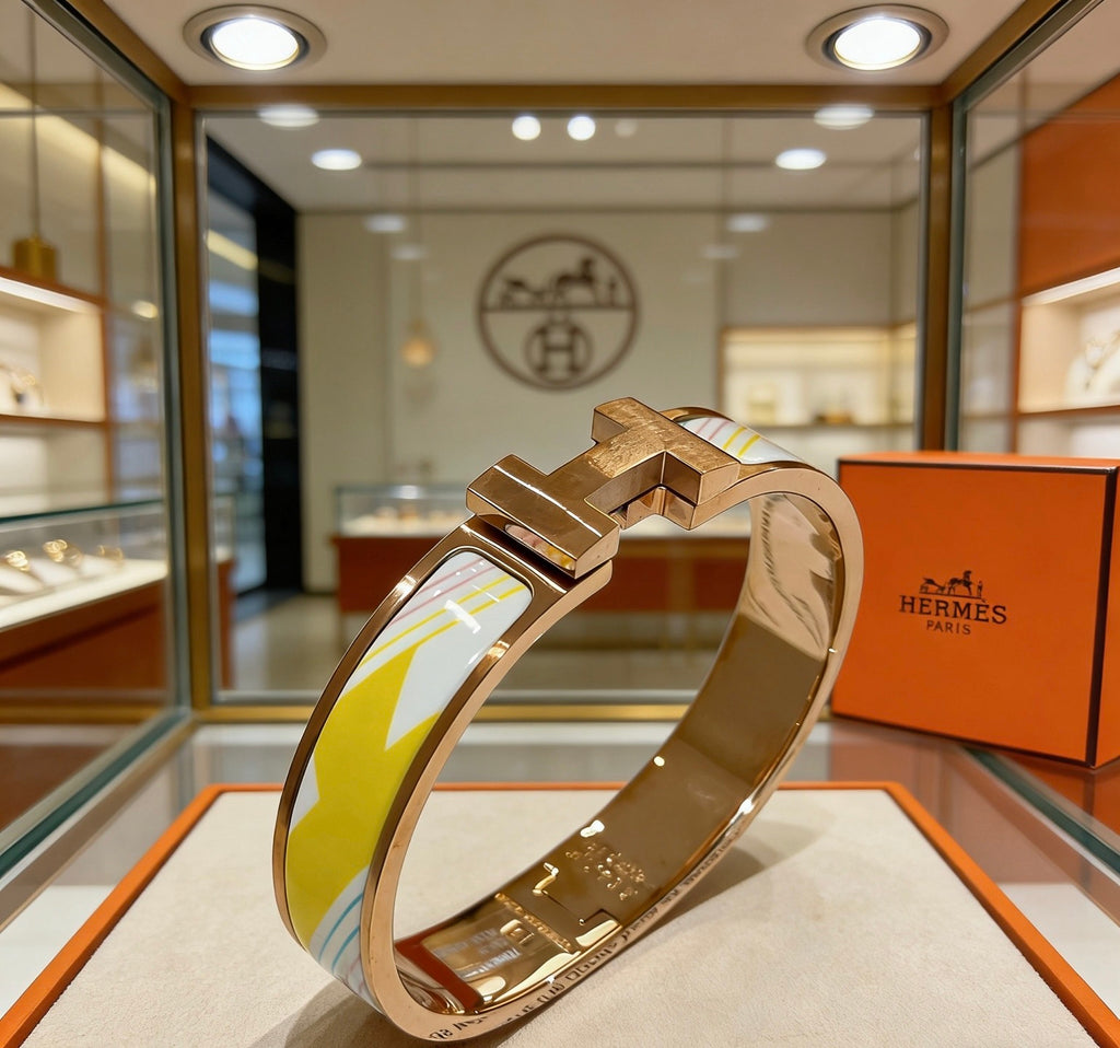 Elegant Enamel Bangle Bracelet ✨