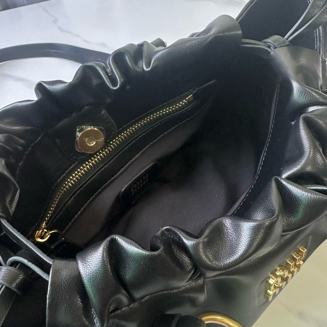 Vintage-Inspired Shoulder Bag