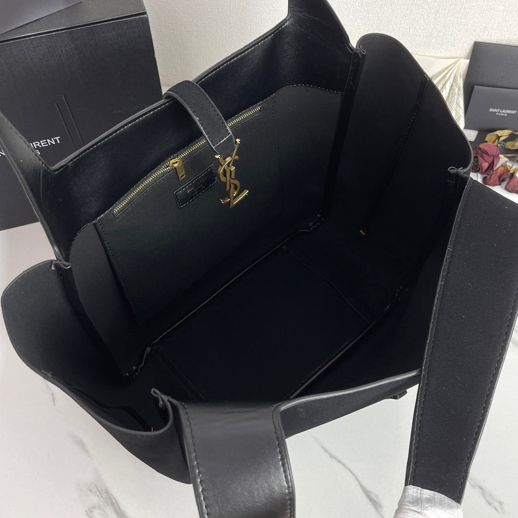 BEA High-Quality Leather Hobo Bag