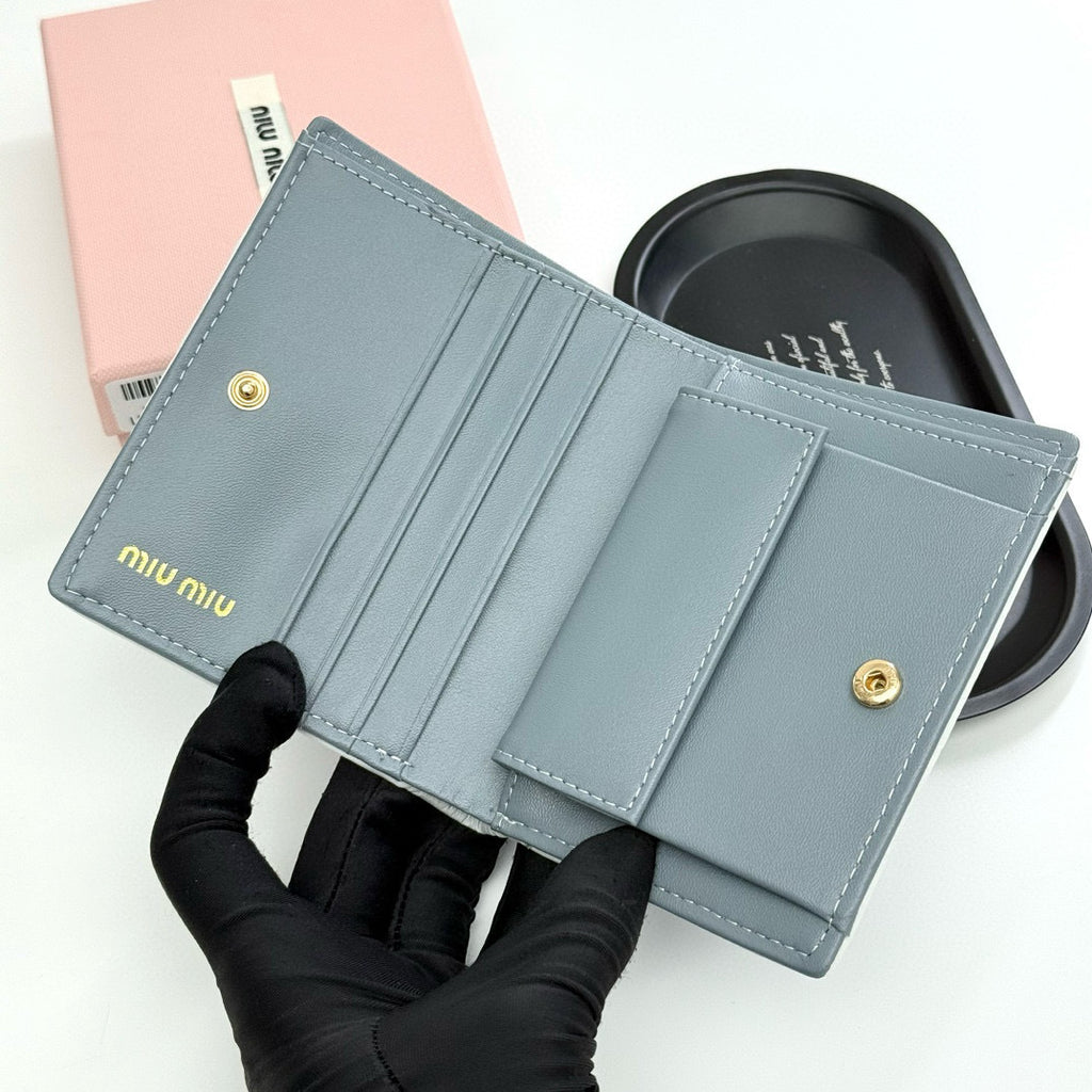 New-Season Compact Tri-Fold Mini Wallet – Embossed Design