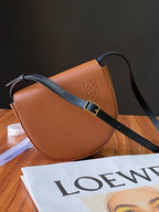Compact Two-Tone Leather Shoulder Bag – Adjustable Strap, 17.8cm