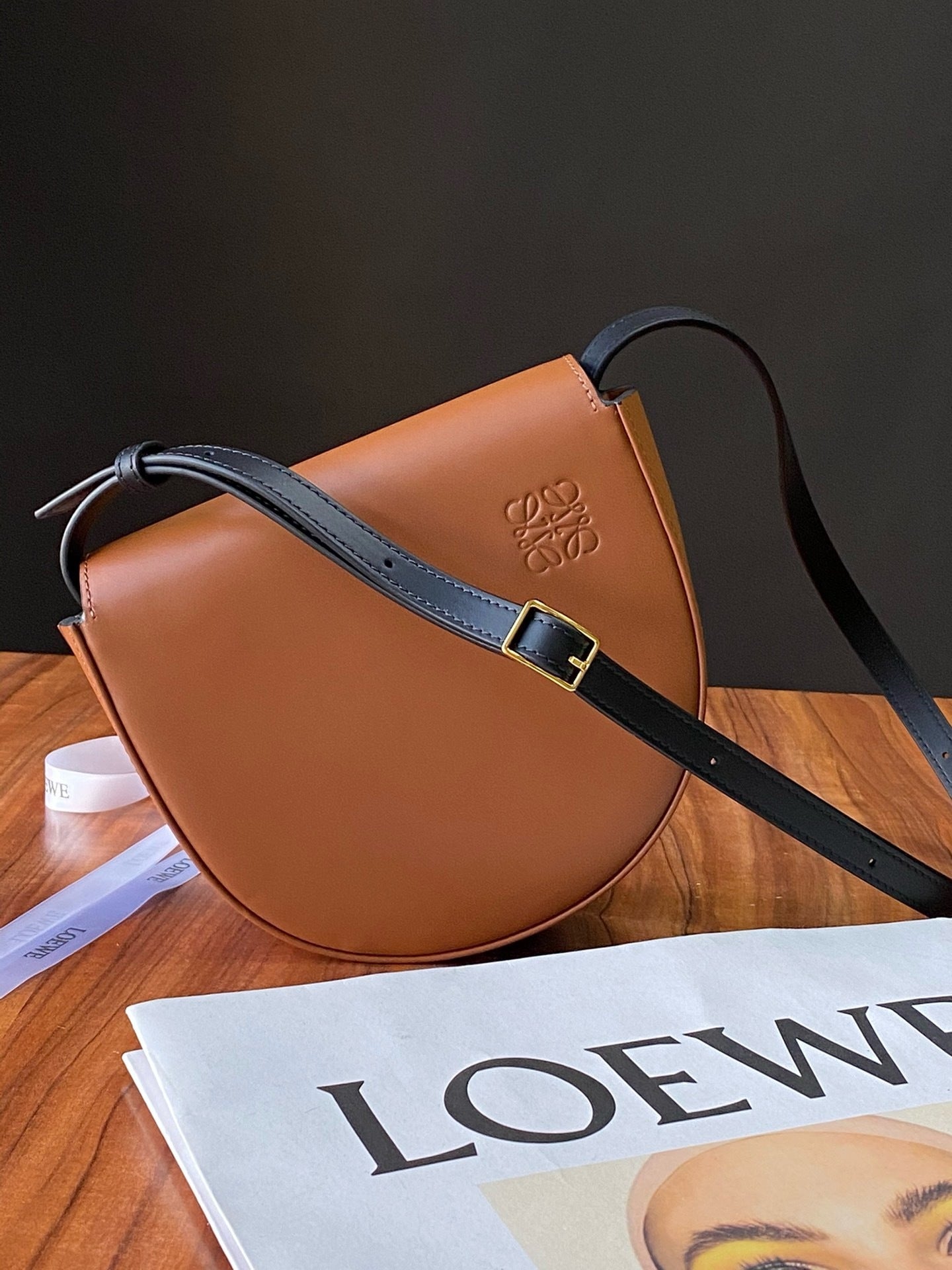 Compact Two-Tone Leather Shoulder Bag – Adjustable Strap, 17.8cm