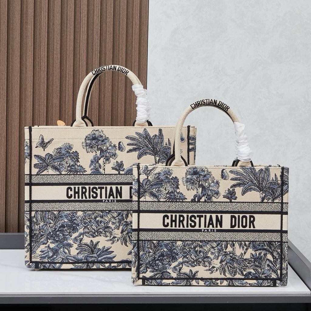 D Book Tote ( Apricot Coconut Grove )